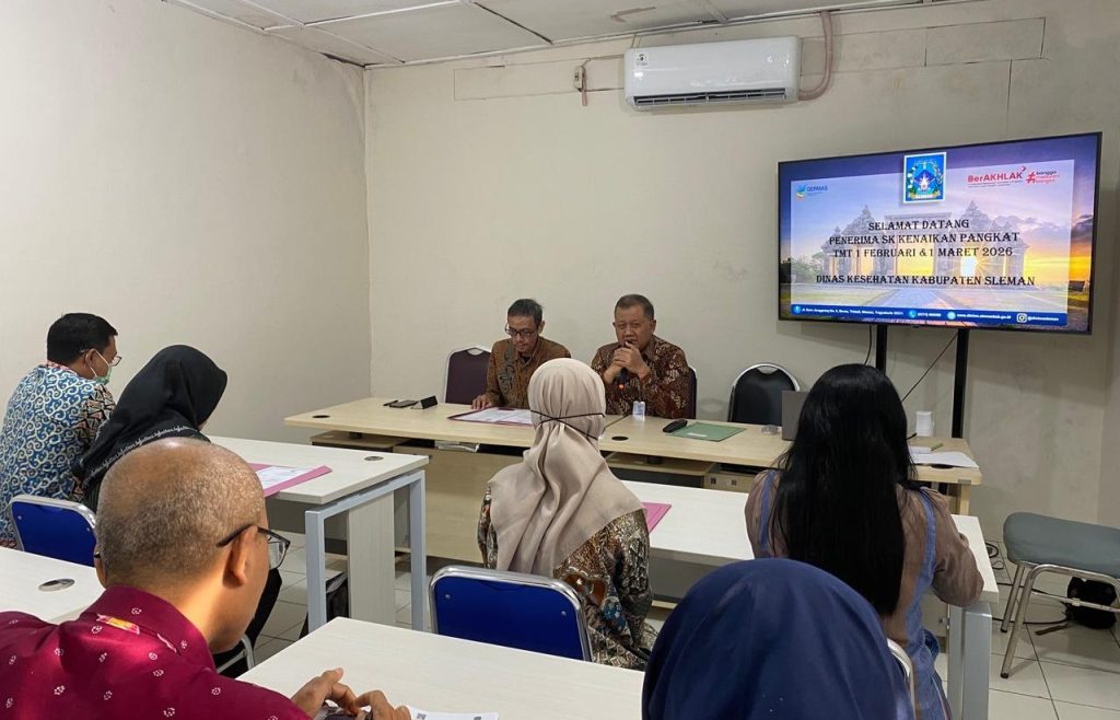 Sambutan Kepala Dinas Kesehatan Kabupaten Sleman, dr. Cahya Purnama, M.Kes dalam acara Penyerahan SK Kenaikan Pangkat pada Rabu (25/02/2026) di Ruang Korpri Dinas Kesehatan Sleman.
