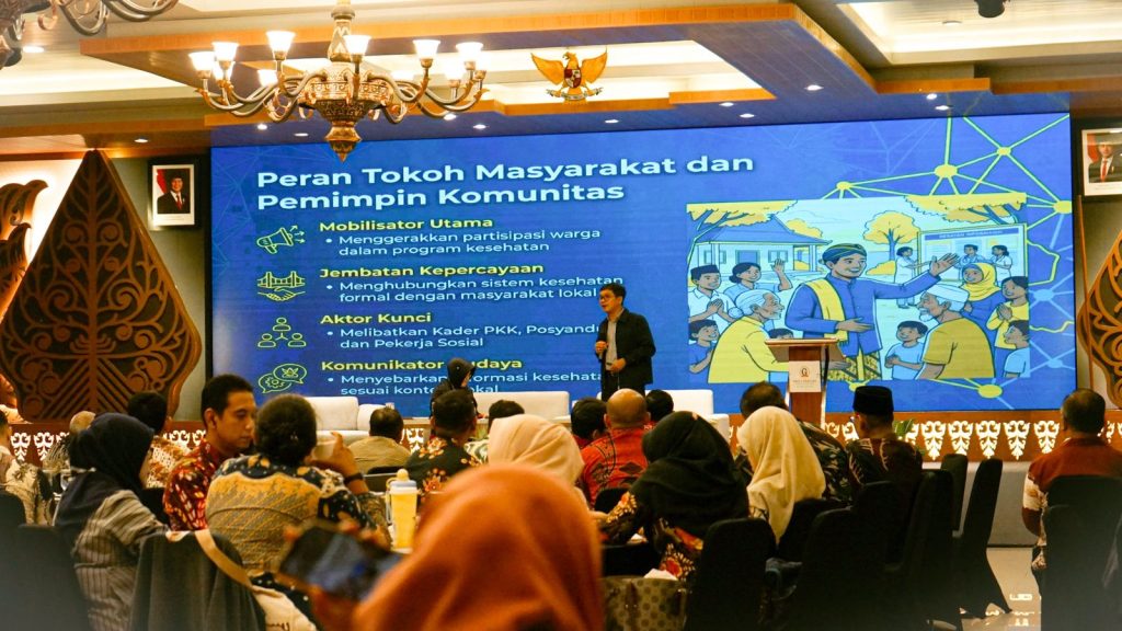Dr. Arie Sujito saat menyampaikan materi dalam kegiatan AKSI SEHAT Dinas Kesehatan Kabupaten Sleman di Griya Persada Hotel & Convention.