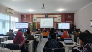 Peserta mengikuti Bimbingan Teknis (Bimtek) Sistem Rujukan Terintegrasi (SISRUTE) di Ruang Wistara Dinas Kesehatan Kabupaten Sleman, Selasa (7/4/2026).